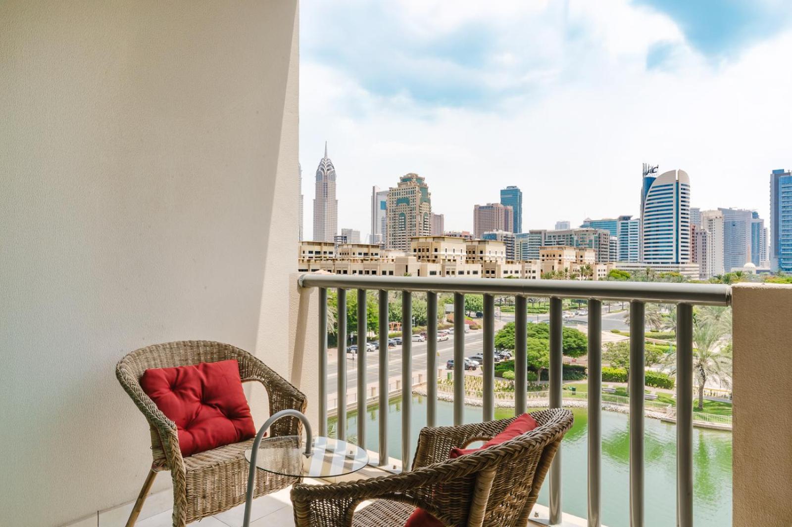 Rh - Beautiful Canal View, Sleek & Spacious Studio, Location Apartment