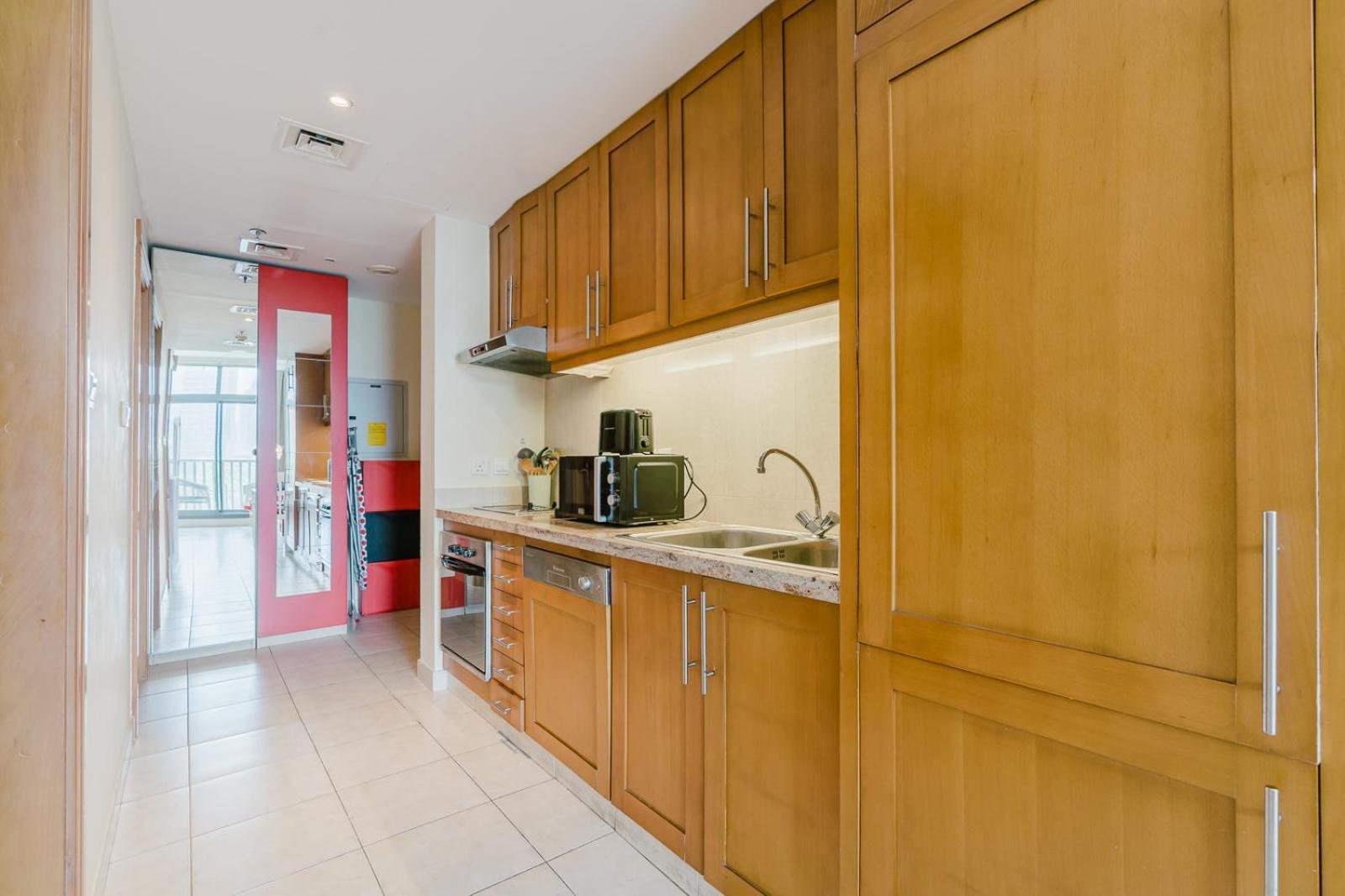Apartment Rh - Beautiful Canal View, Sleek & Spacious Studio, Location Dubai