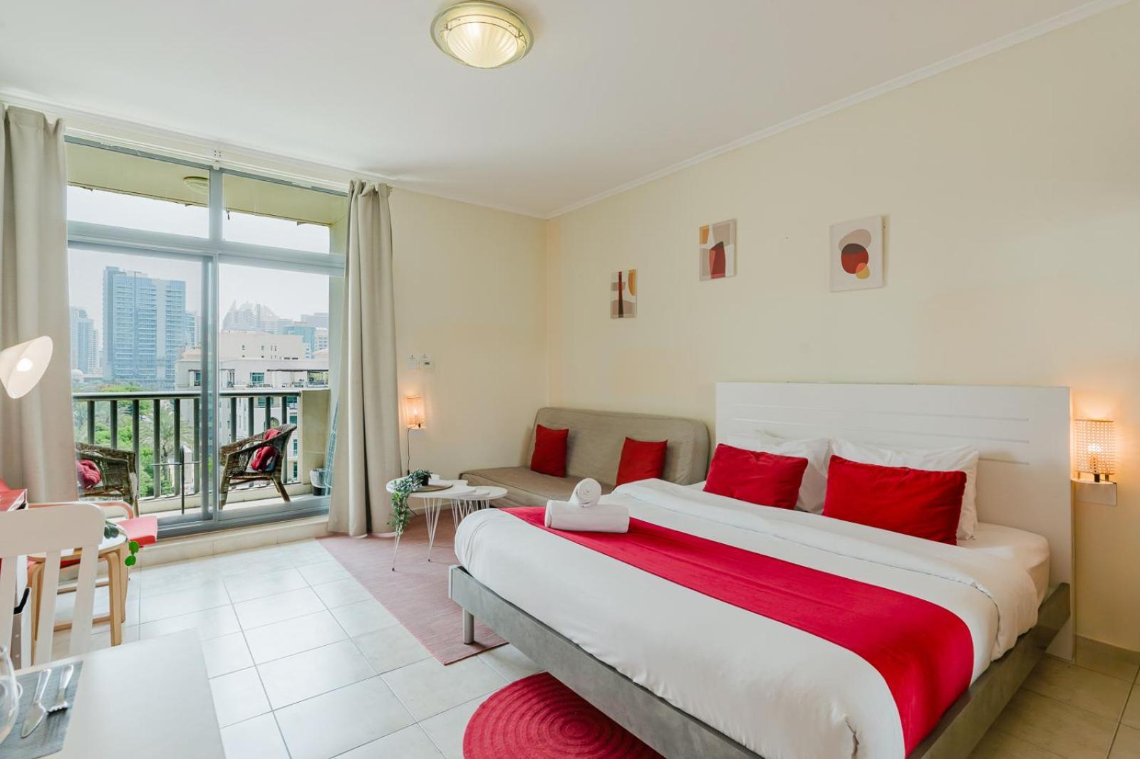 Rh - Beautiful Canal View, Sleek & Spacious Studio, Location *